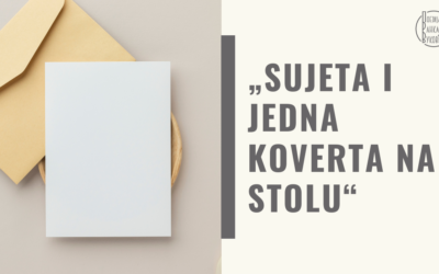 „Sujeta i jedna koverta na stolu“